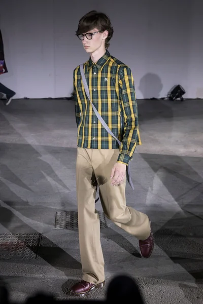 Look 24